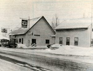 newbliss-general-store-cheese-house-on-right-c1985